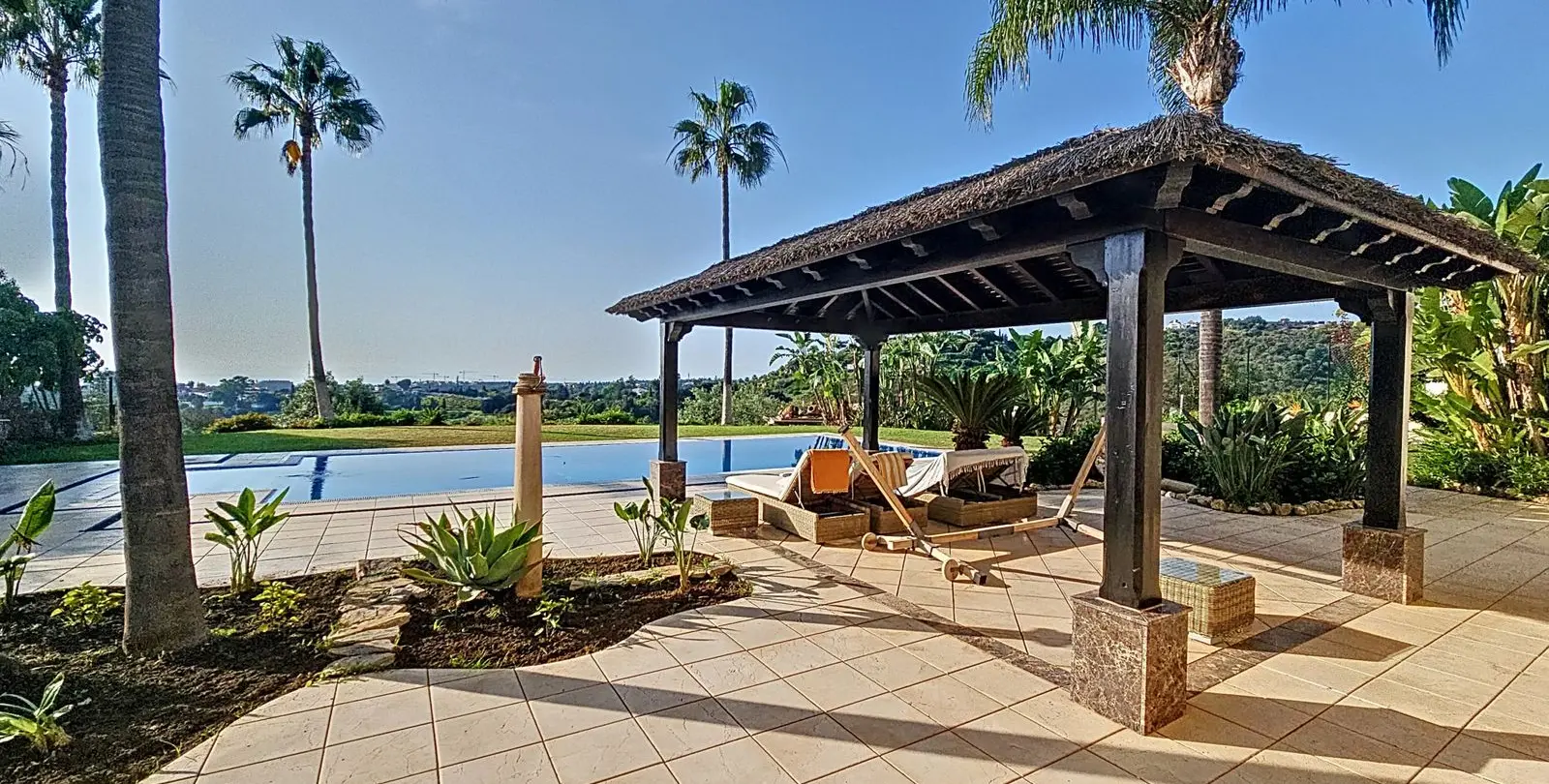 Venta de villa independiente en Estepona 5