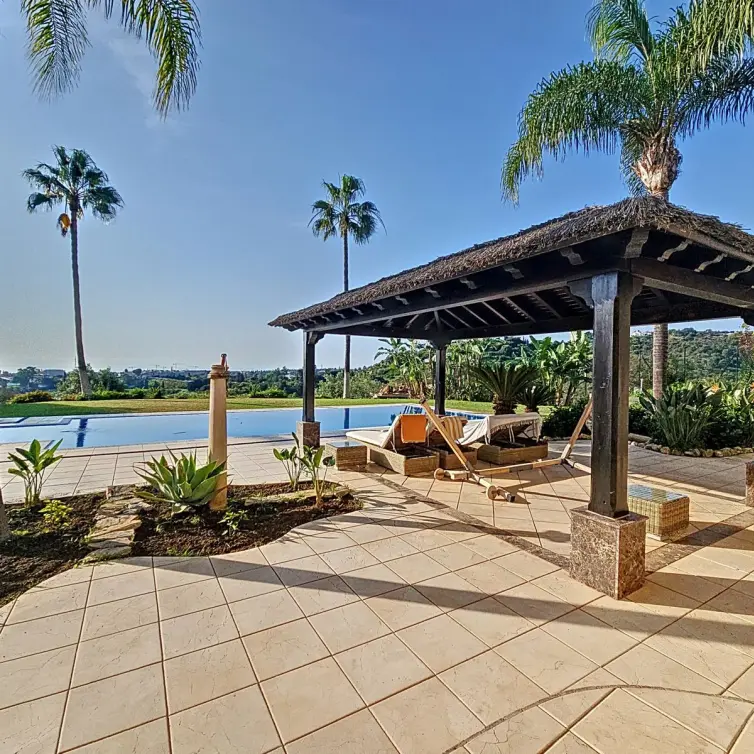 Venta de villa independiente en Estepona