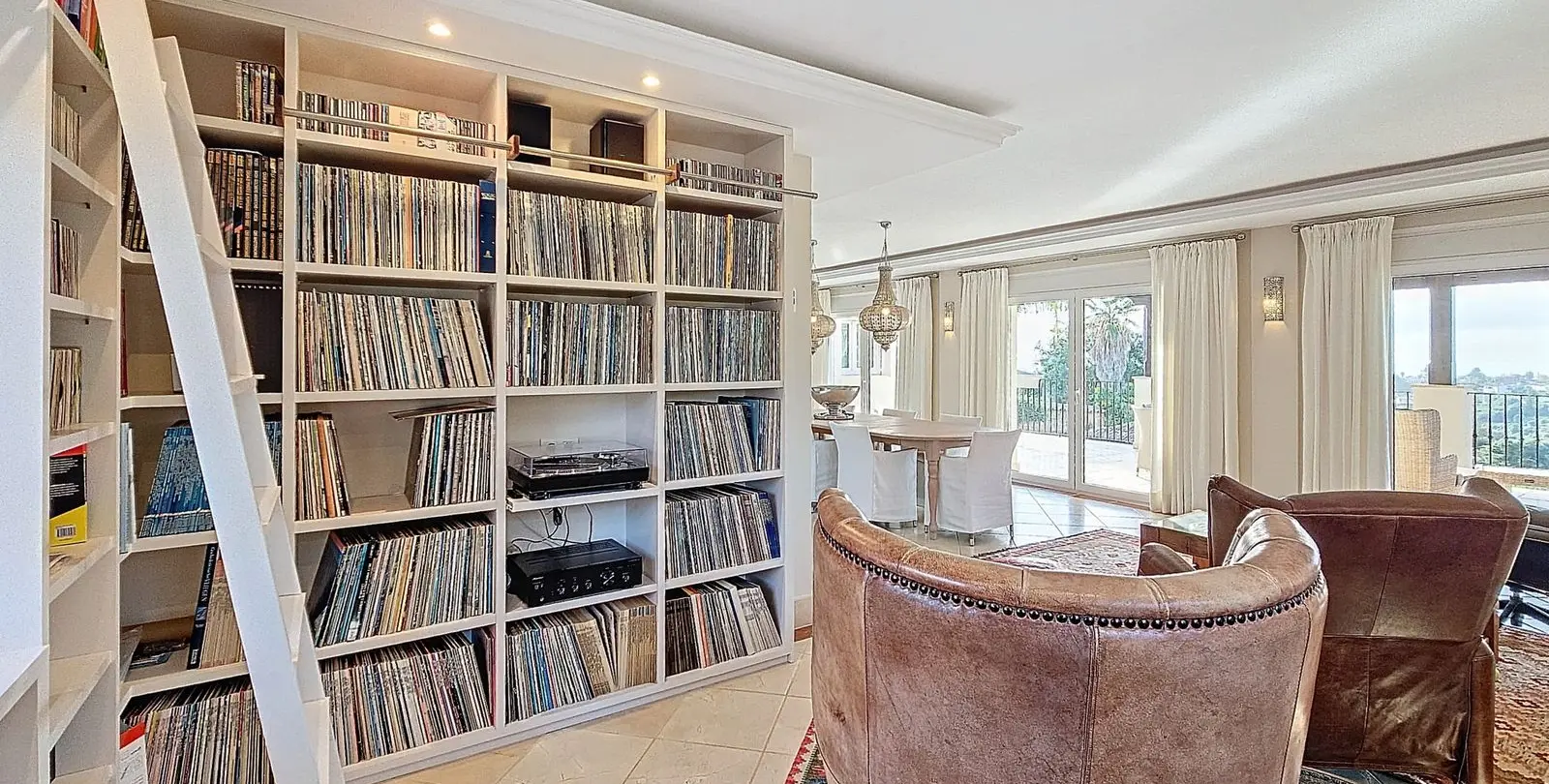 Venta de villa independiente en Estepona 10