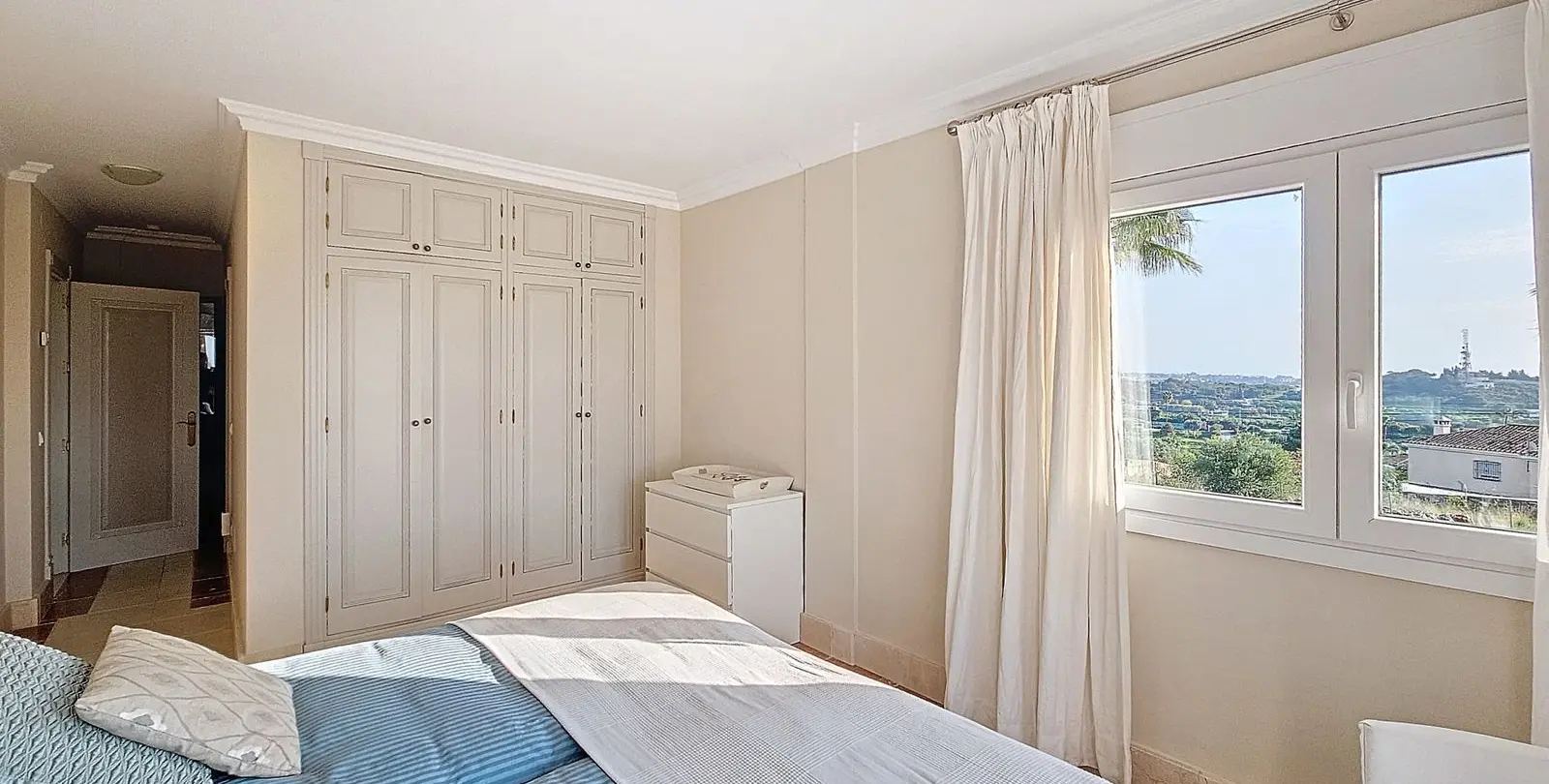 Venta de villa independiente en Estepona 15