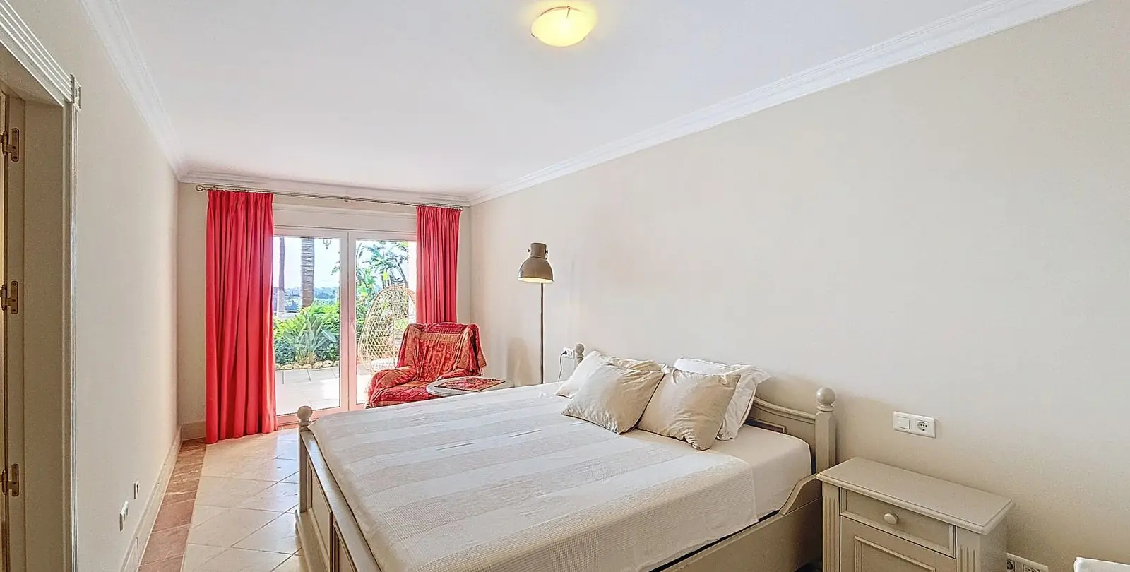 Venta de villa independiente en Estepona 21
