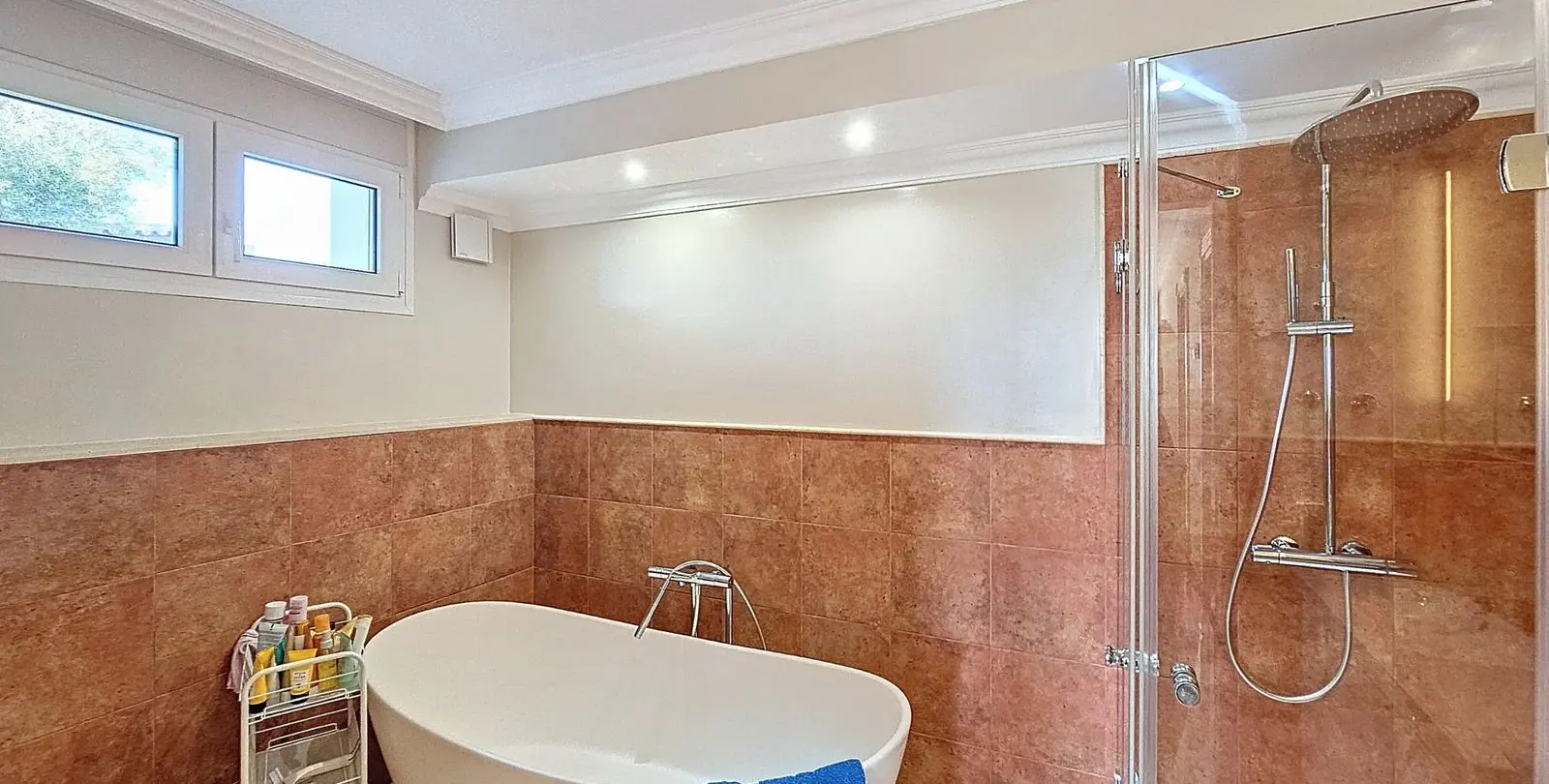 Venta de villa independiente en Estepona 23
