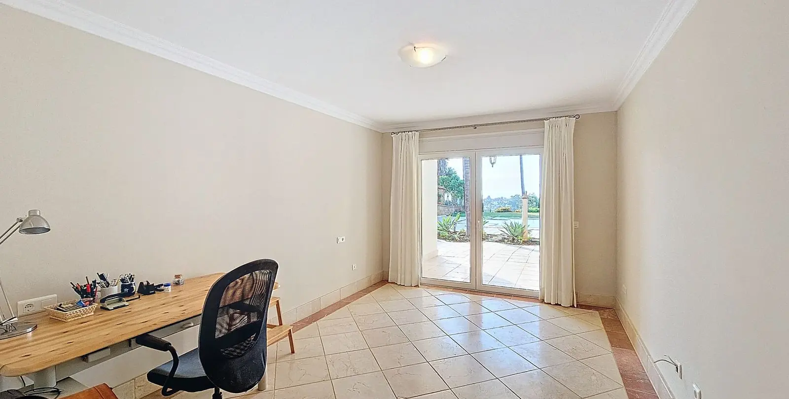 Venta de villa independiente en Estepona 24