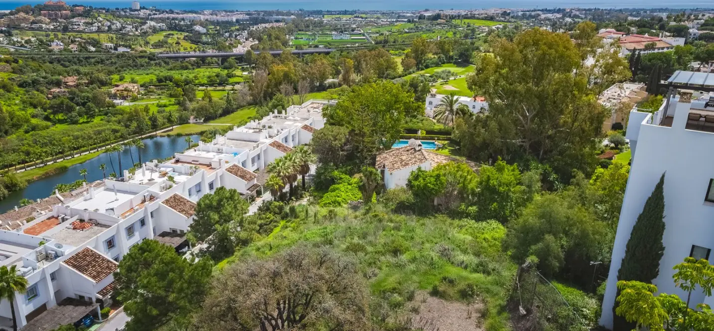 Venta de parcela residencial en Benahavís 0
