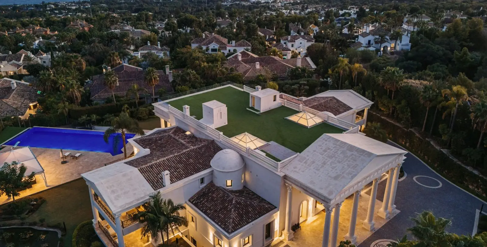 Venta de villa independiente en Sierra Blanca 2