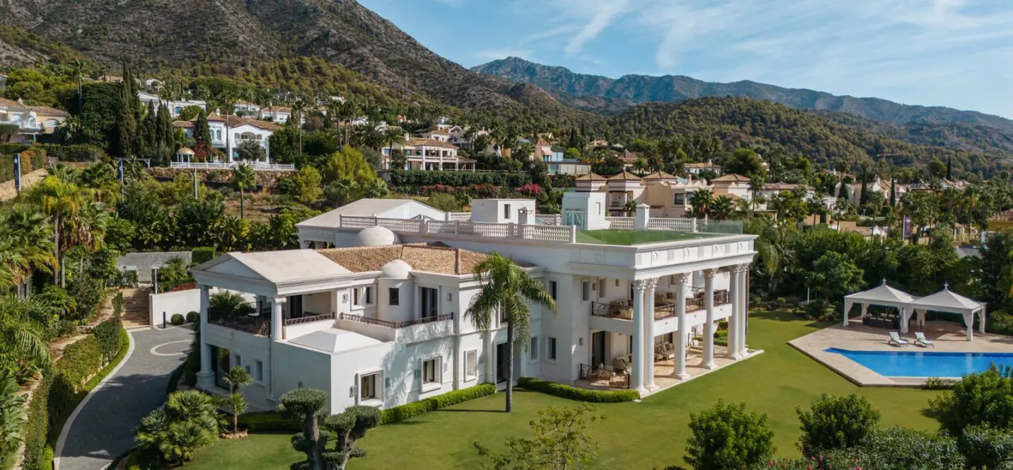 Venta de villa independiente en Sierra Blanca 2