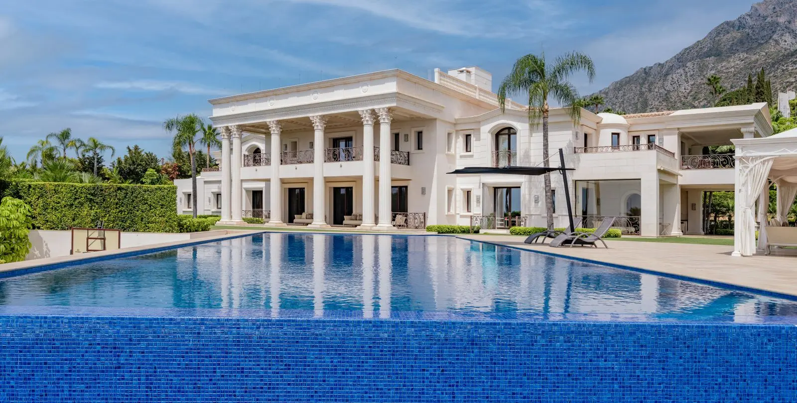 Venta de villa independiente en Sierra Blanca 24