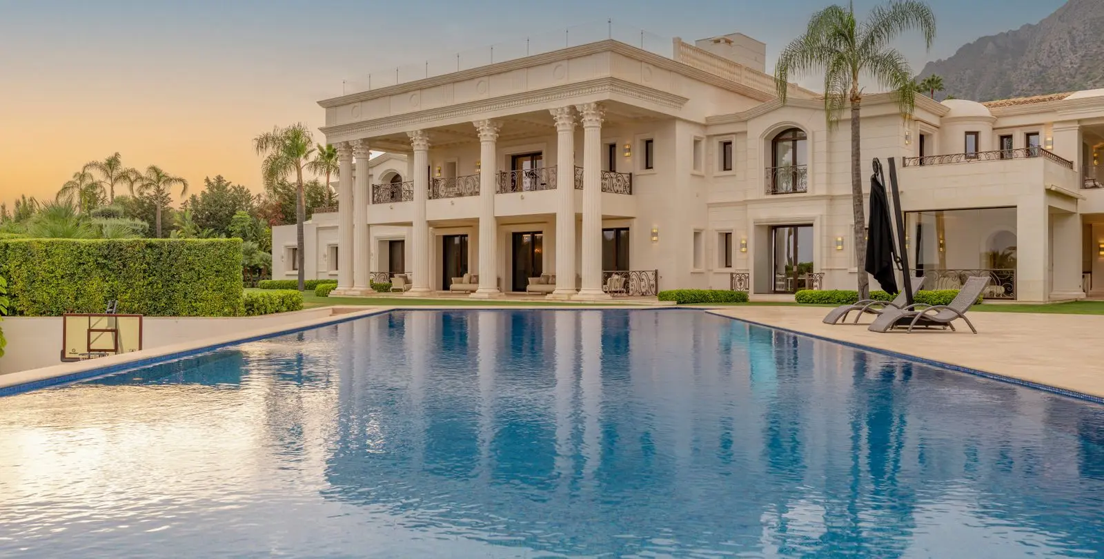 Venta de villa independiente en Sierra Blanca 25