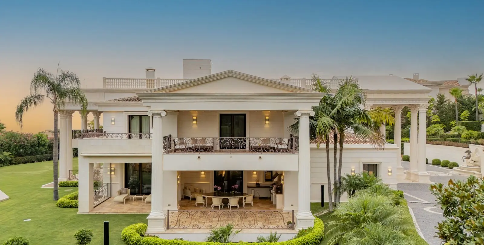 Venta de villa independiente en Sierra Blanca 28