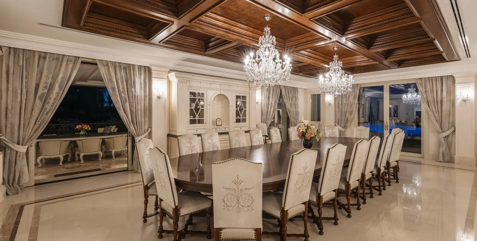 Venta de villa independiente en Sierra Blanca 33