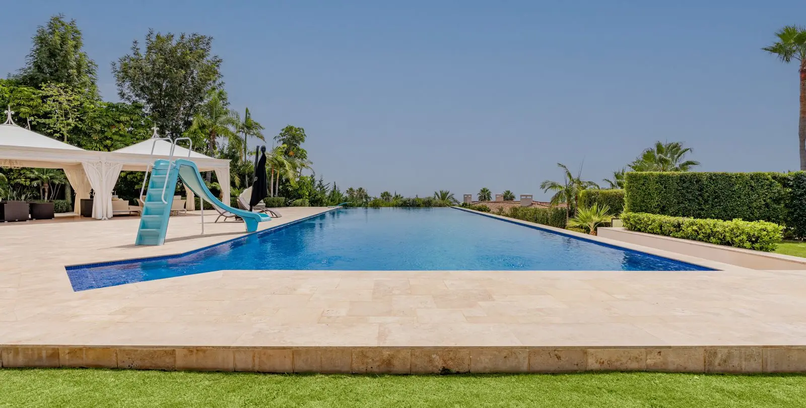 Venta de villa independiente en Sierra Blanca 40