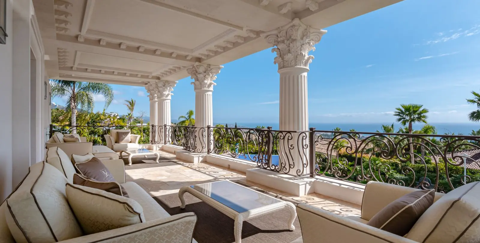 Venta de villa independiente en Sierra Blanca 41