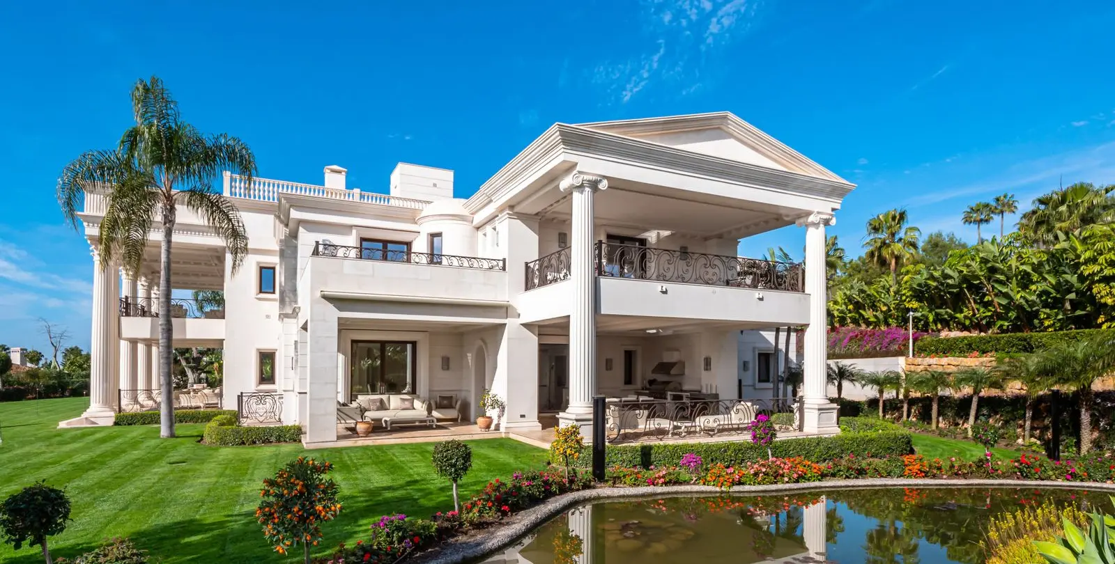 Venta de villa independiente en Sierra Blanca 54