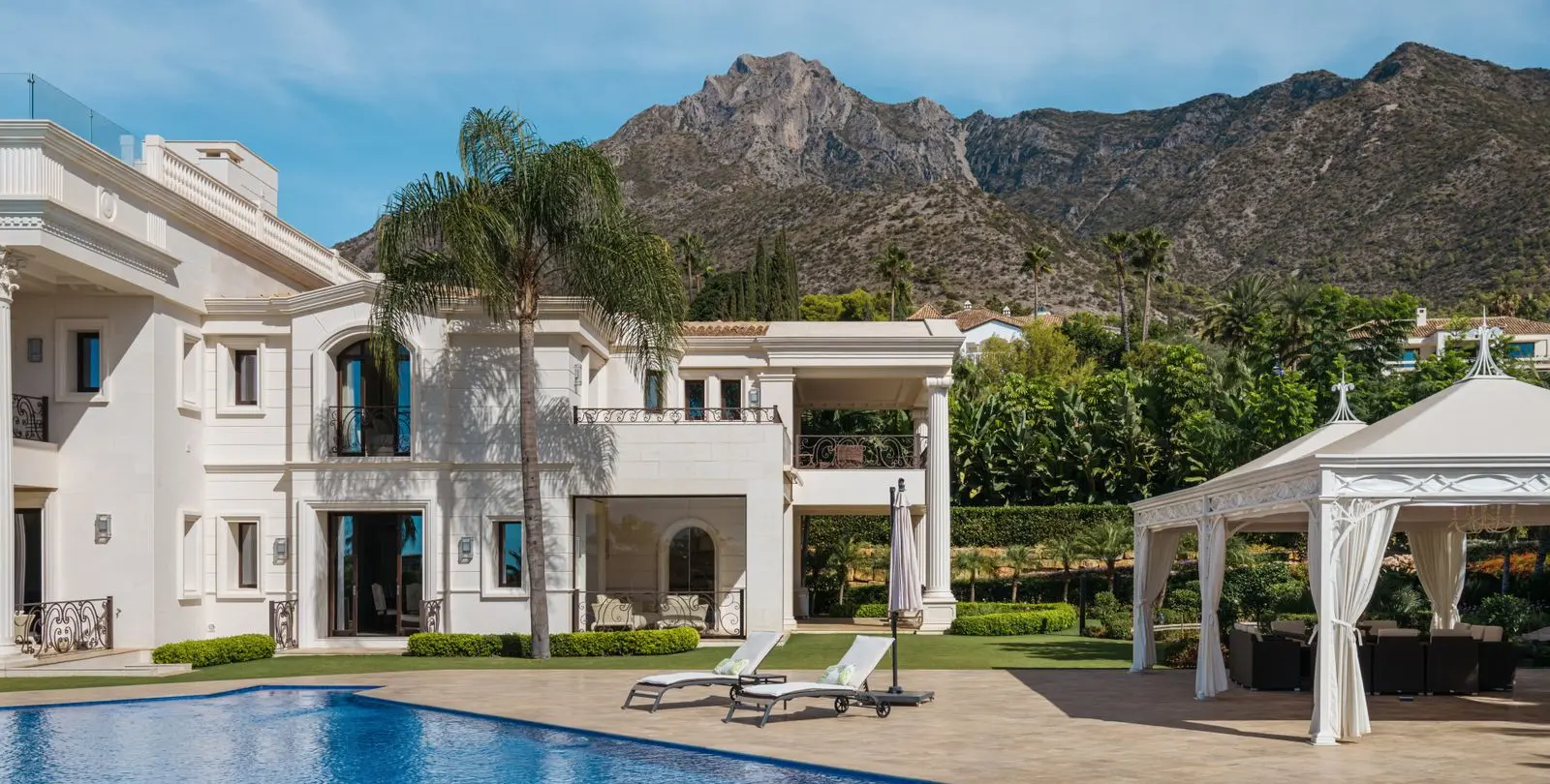 Venta de villa independiente en Sierra Blanca 56