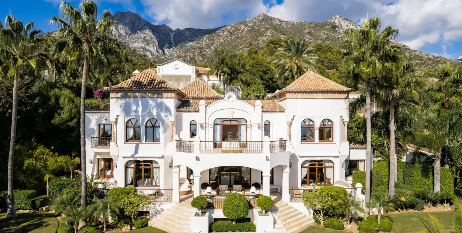 Venta de villa independiente en Sierra Blanca 1
