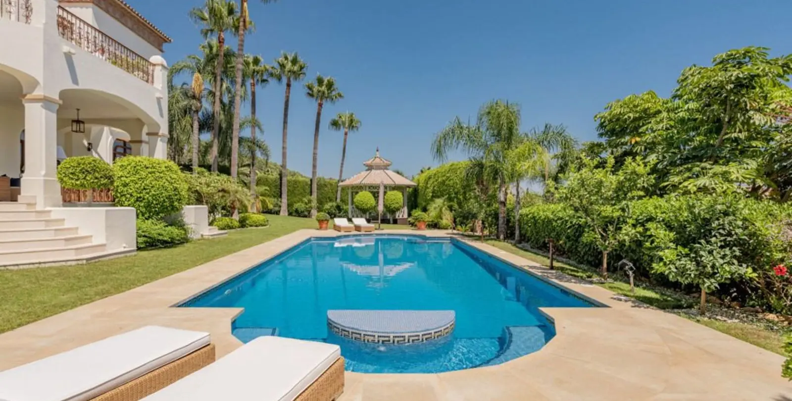 Venta de villa independiente en Sierra Blanca 2