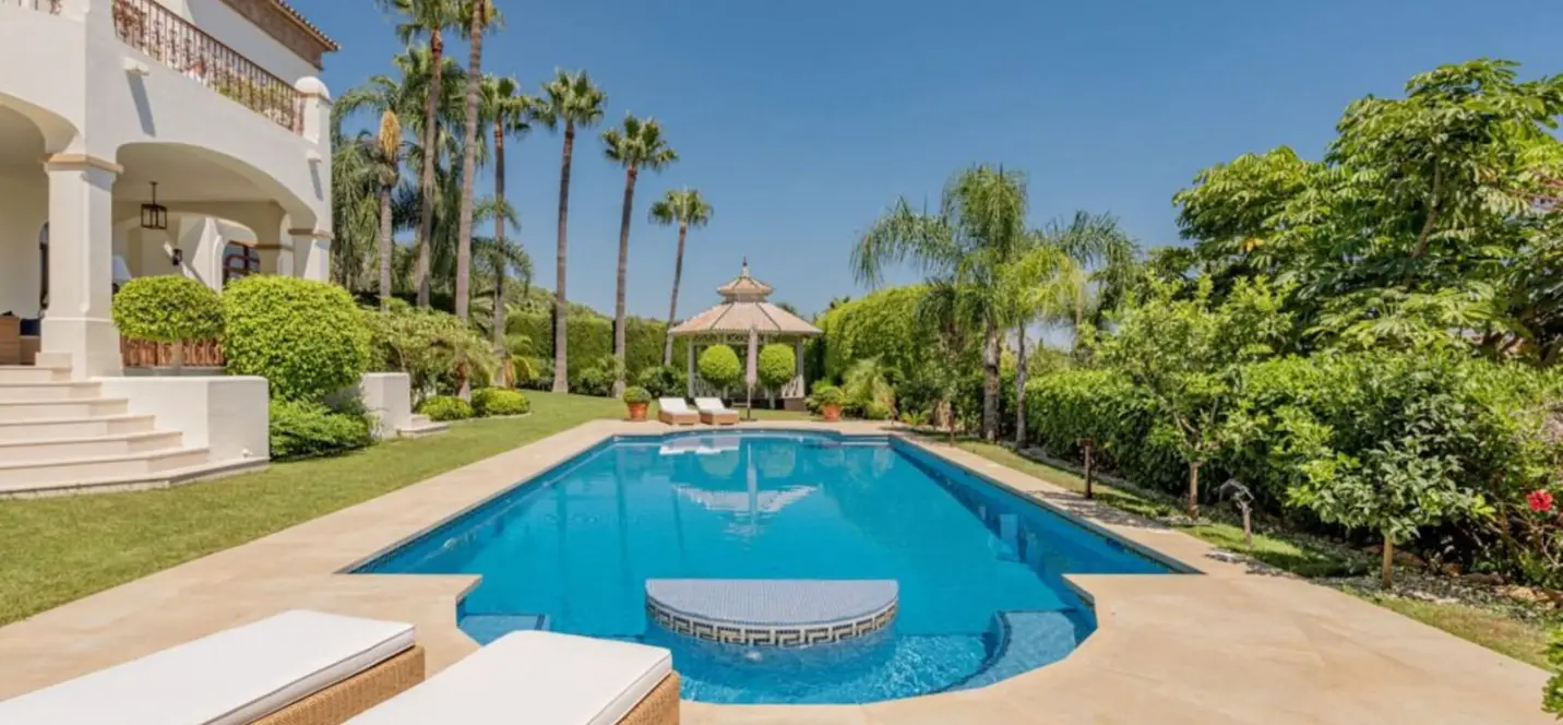 Venta de villa independiente en Sierra Blanca 1