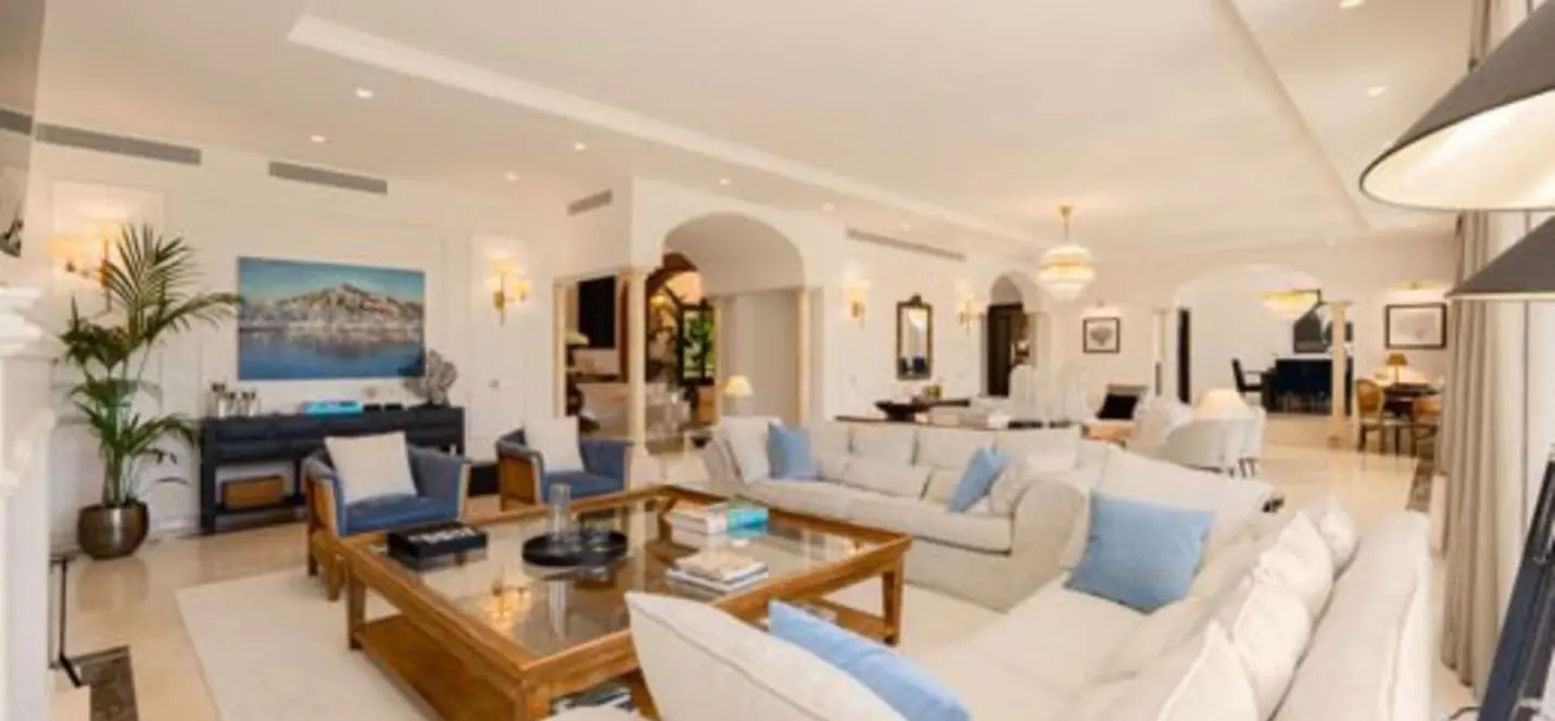 Venta de villa independiente en Sierra Blanca 2
