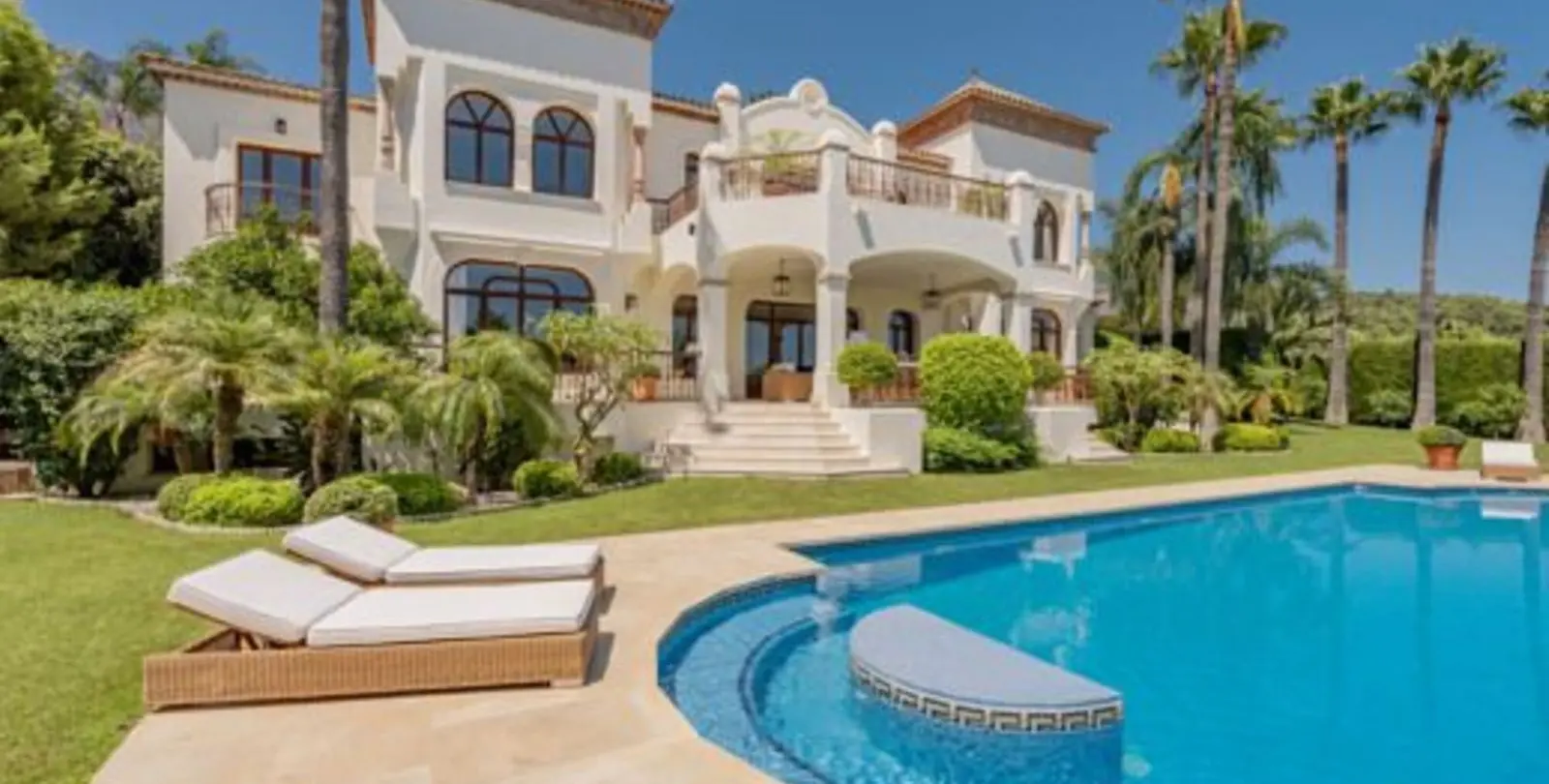 Venta de villa independiente en Sierra Blanca 26