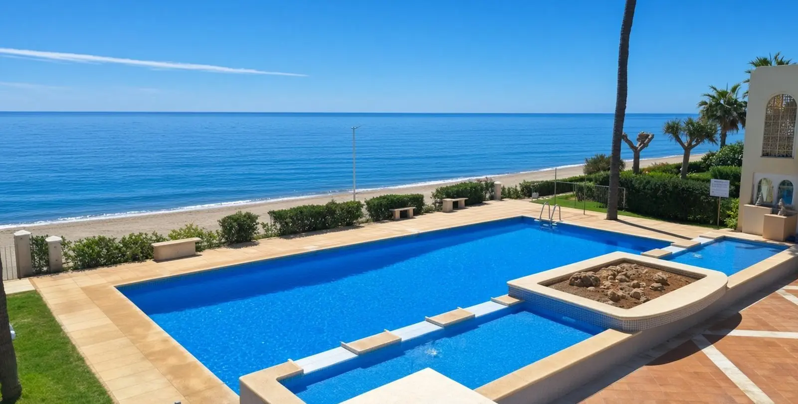 Продажа апартаментов на среднем этаже в Estepona 1