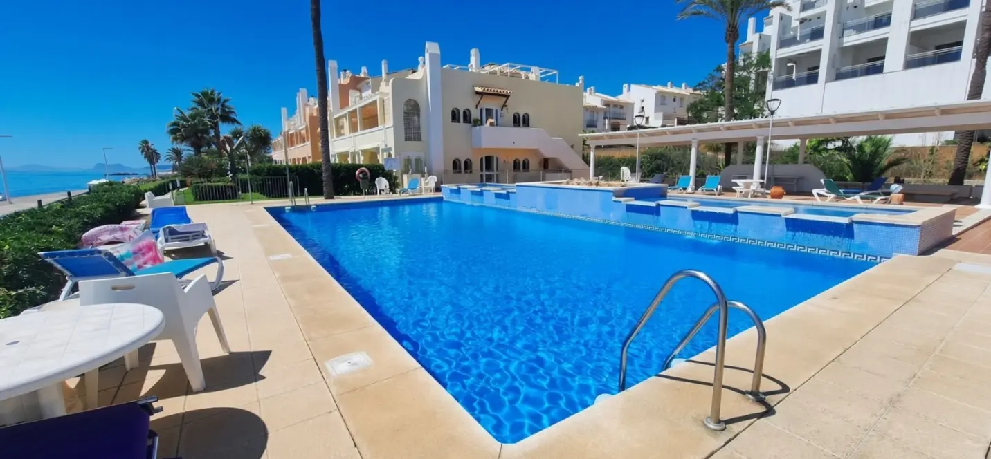 Продажа апартаментов на среднем этаже в Estepona 1