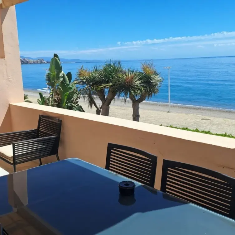 Продажа апартаментов на среднем этаже в Estepona