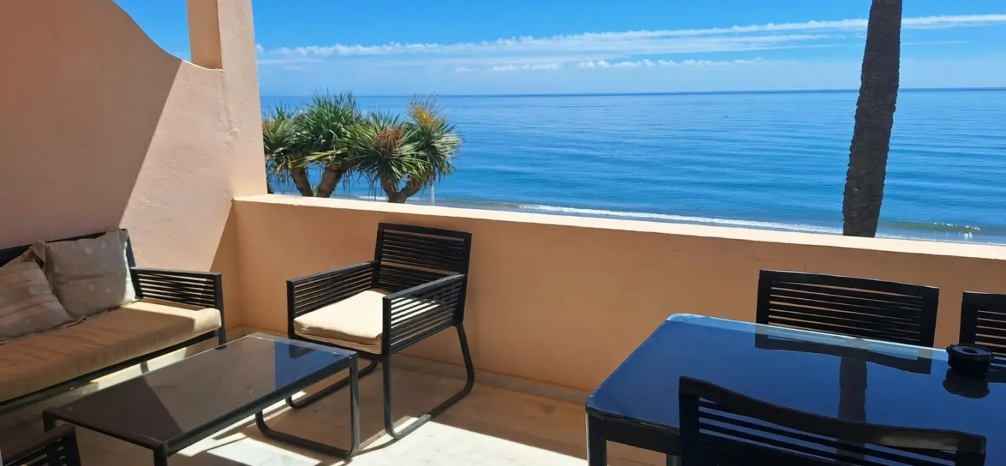 Продажа апартаментов на среднем этаже в Estepona 4