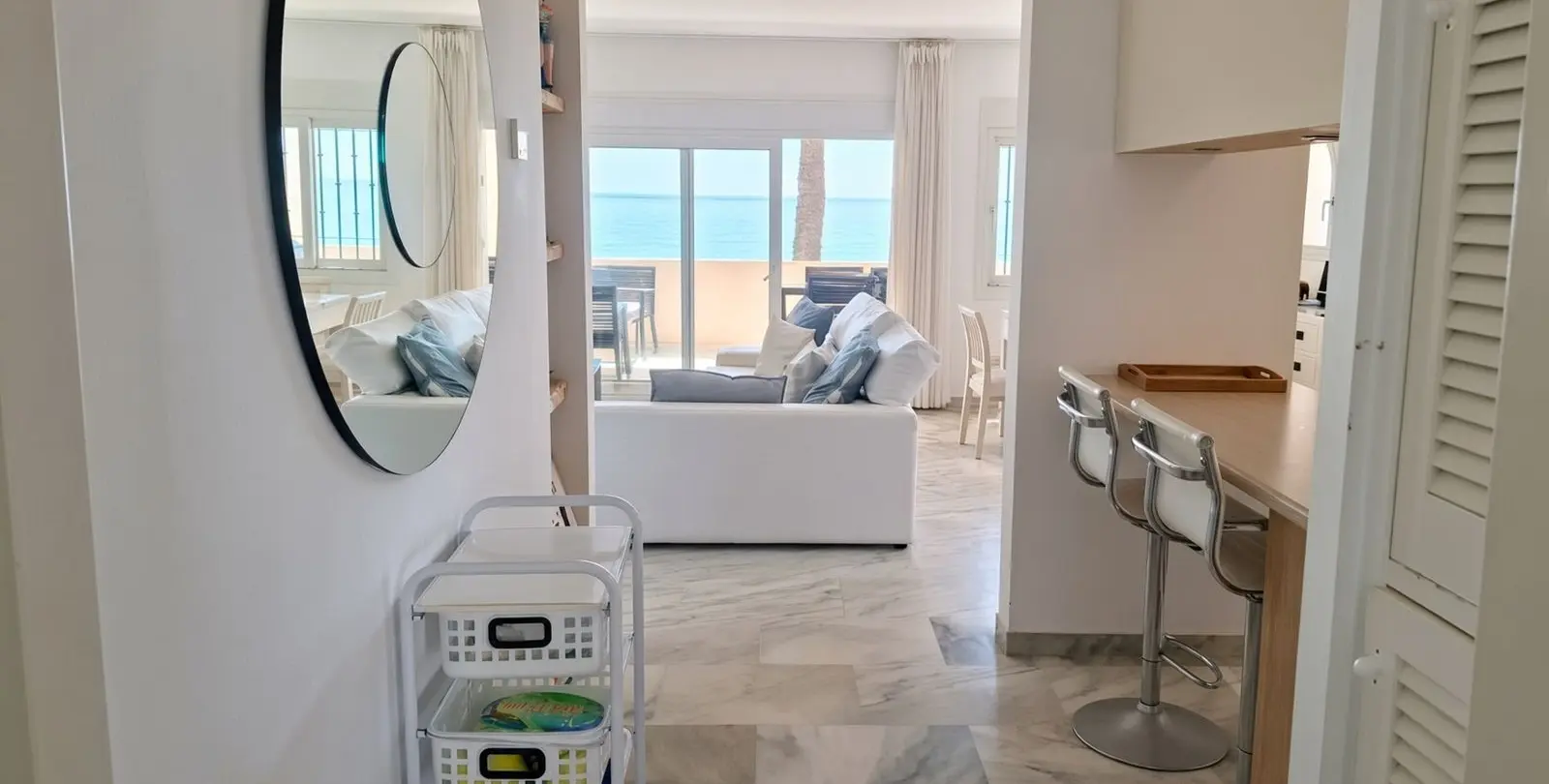 Продажа апартаментов на среднем этаже в Estepona 10