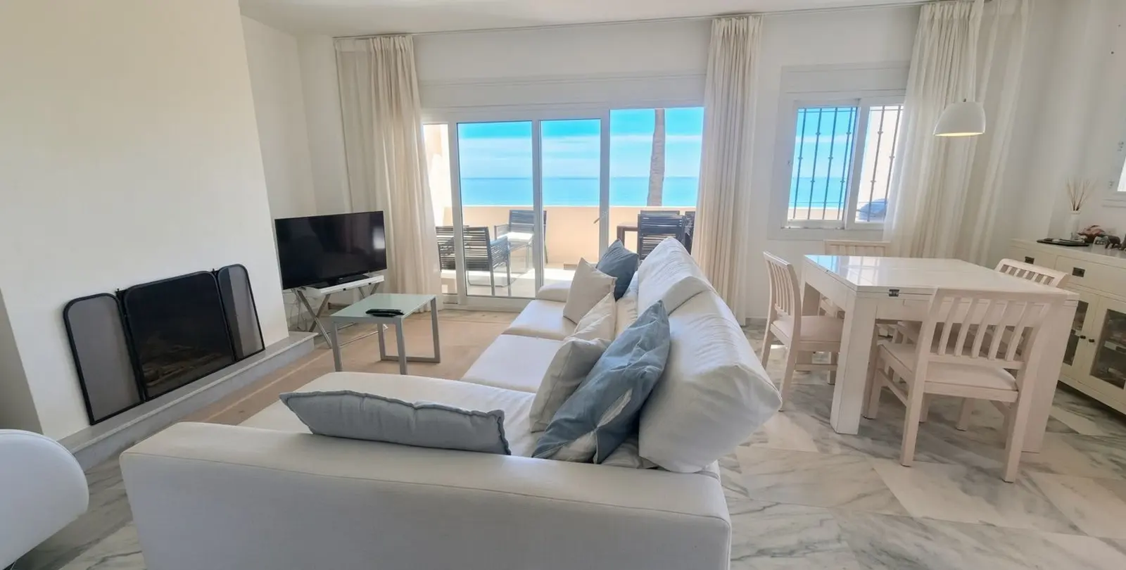 Продажа апартаментов на среднем этаже в Estepona 11
