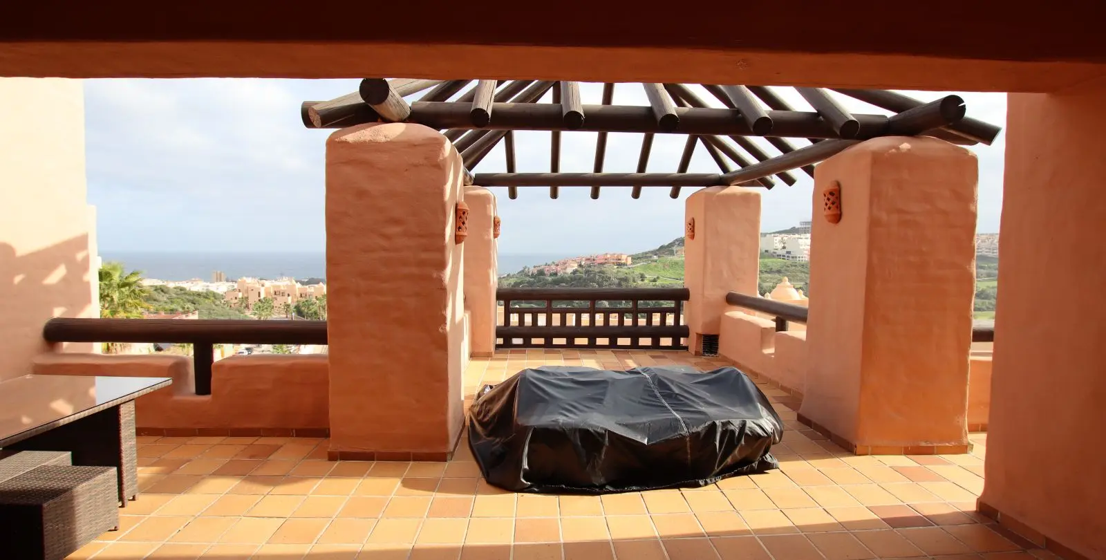 Sale of penthouse in La Duquesa 1