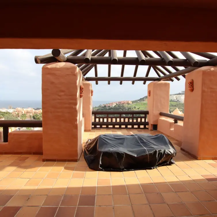 Sale of penthouse in La Duquesa