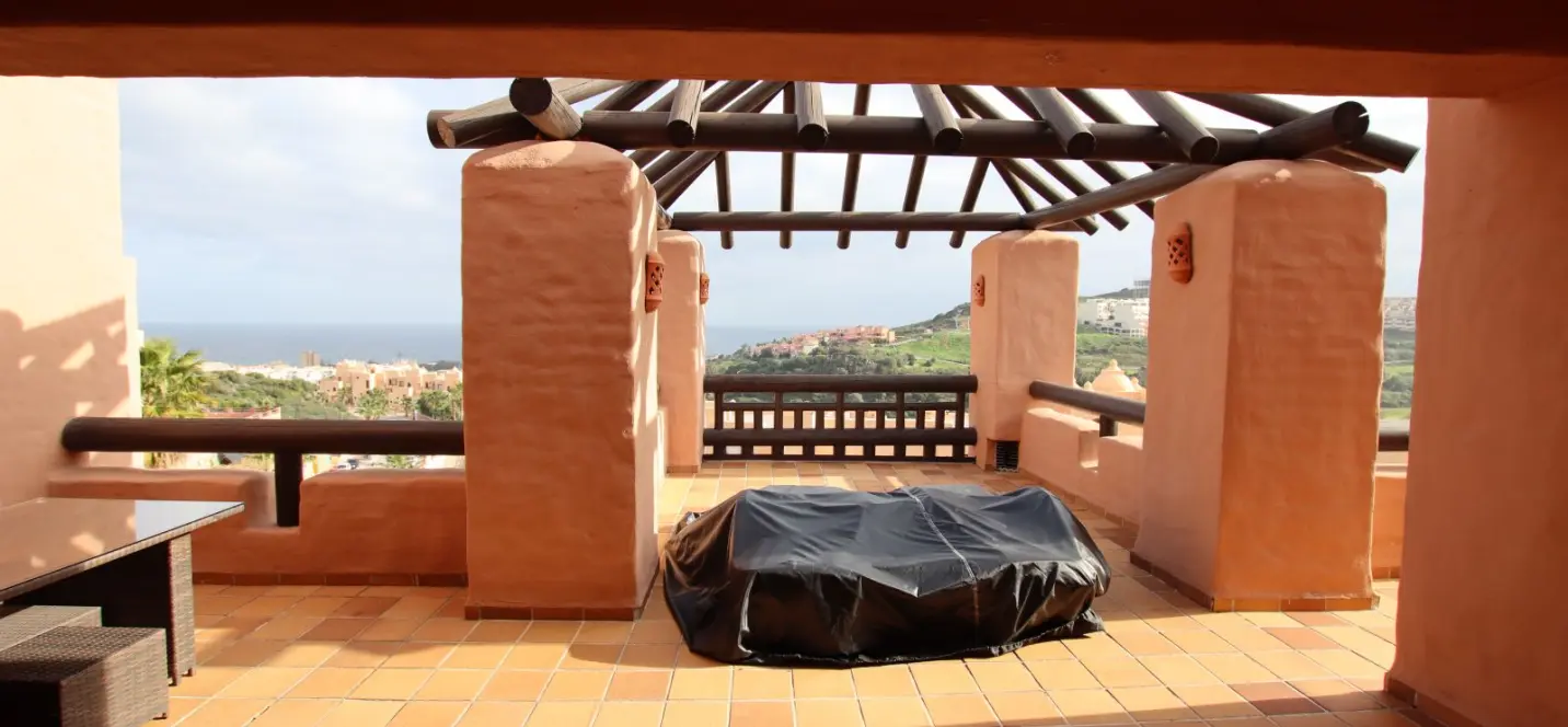 Sale of penthouse in La Duquesa 0