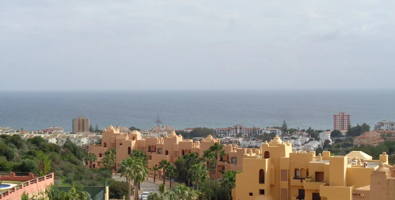 Sale of penthouse in La Duquesa 2