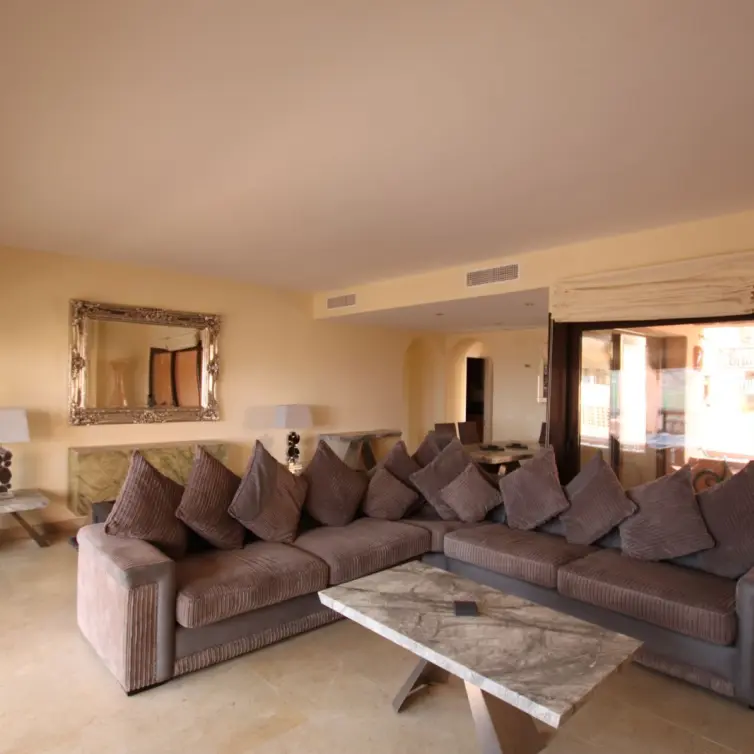 Sale of penthouse in La Duquesa