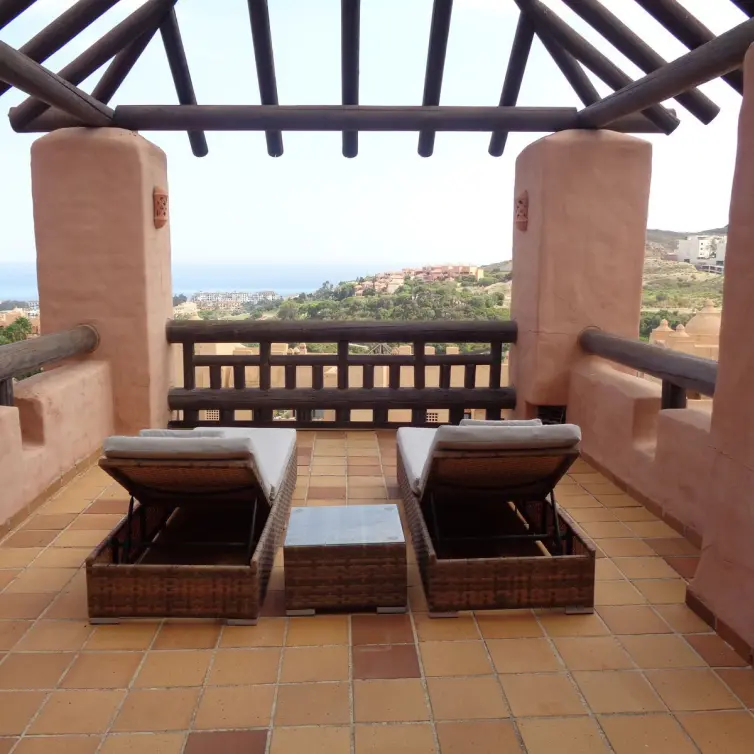 Sale of penthouse in La Duquesa