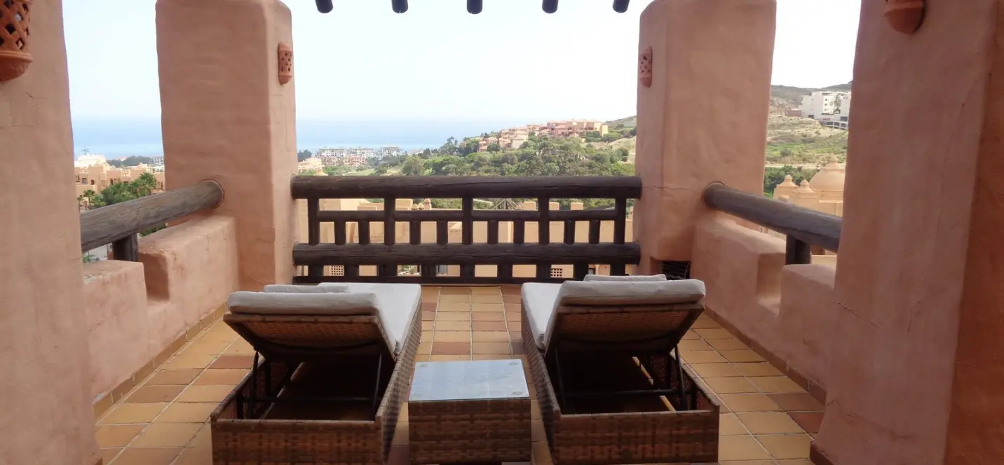 Sale of penthouse in La Duquesa 4