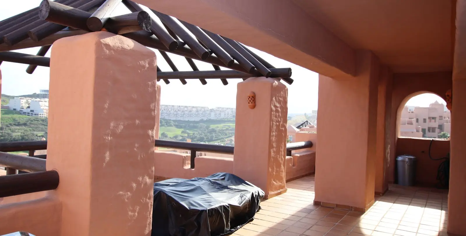 Sale of penthouse in La Duquesa 23