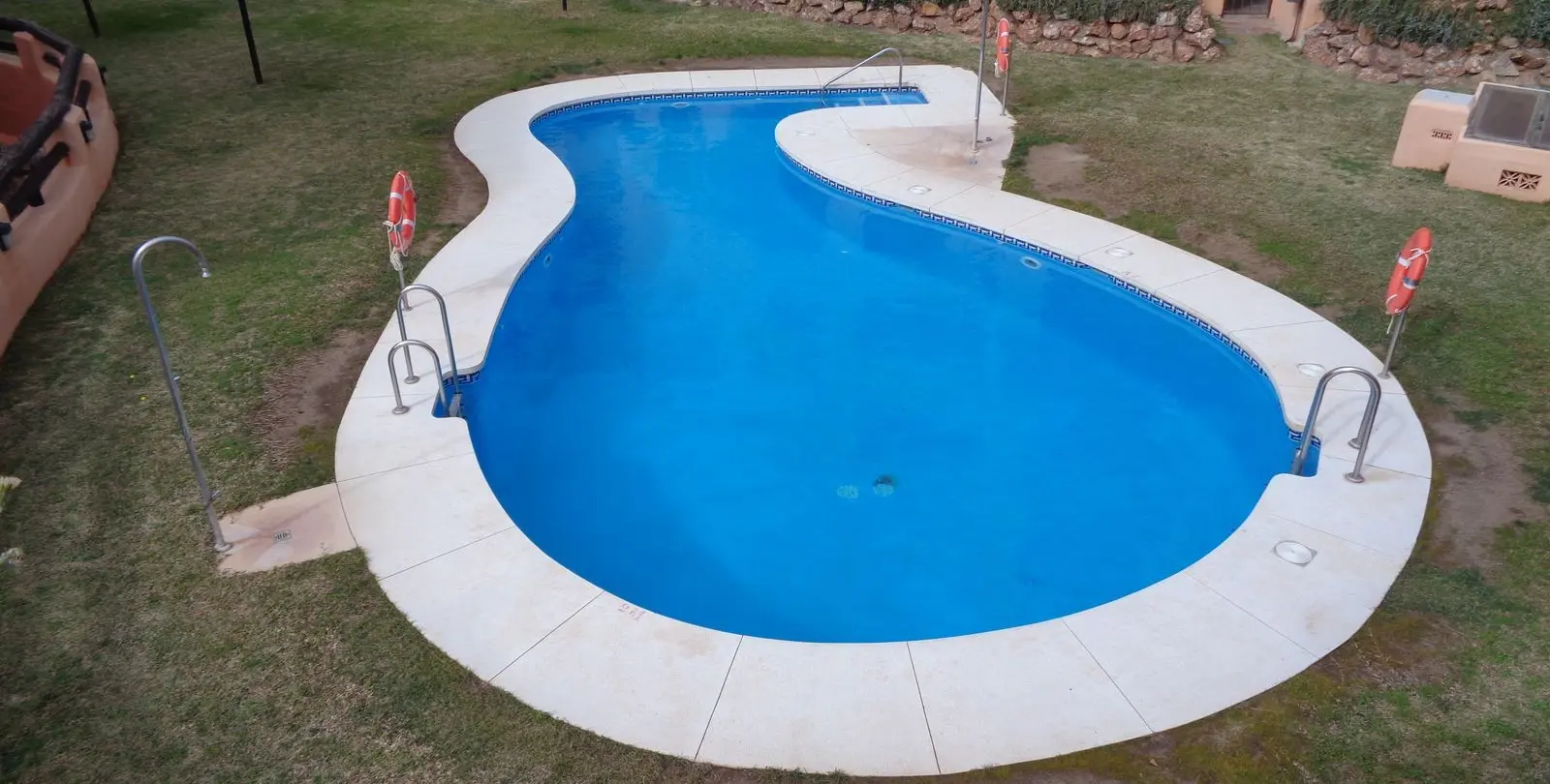 Sale of penthouse in La Duquesa 25
