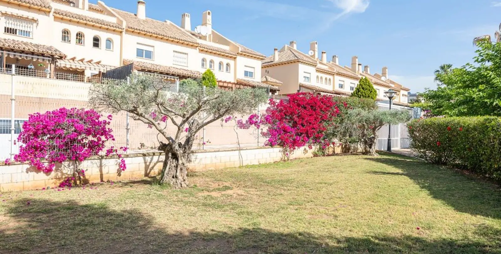 Sale of semi-detached house in Calahonda 2