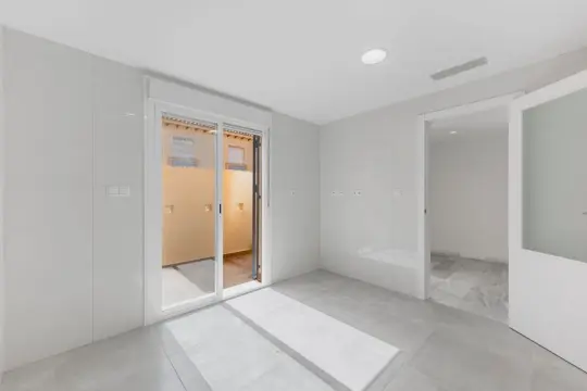 Image 6 thumb