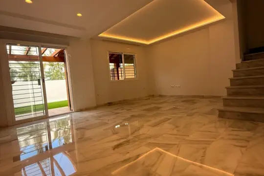 Image 4 thumb