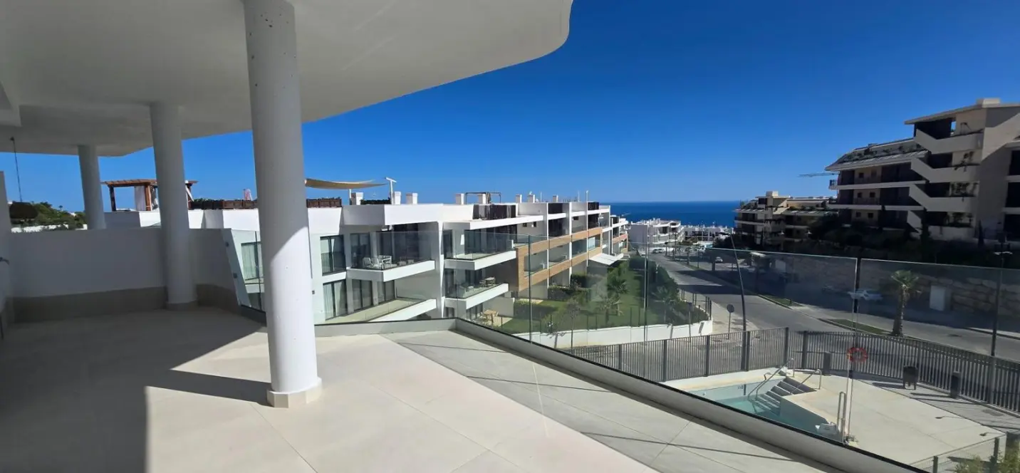 Продажа апартаментов на среднем этаже в Fuengirola 0