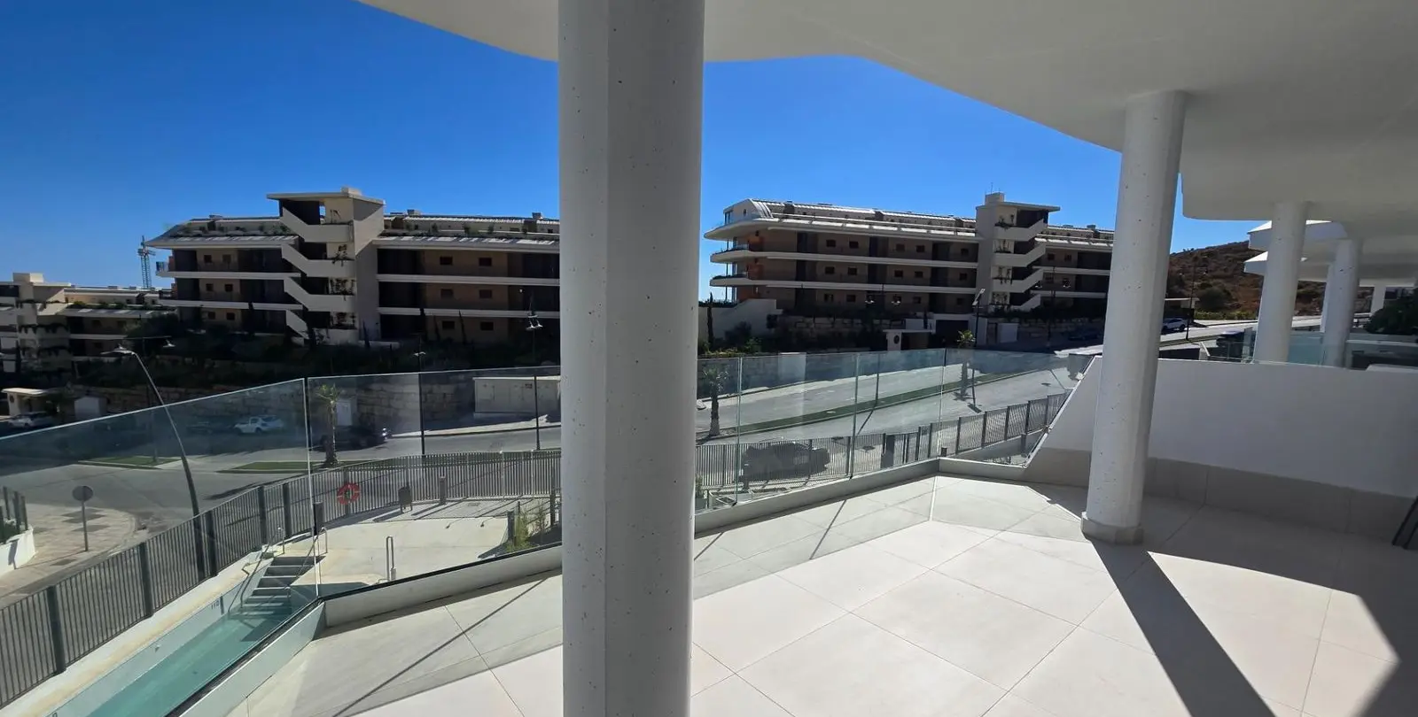 Sale of middle floor apartment in Fuengirola 3