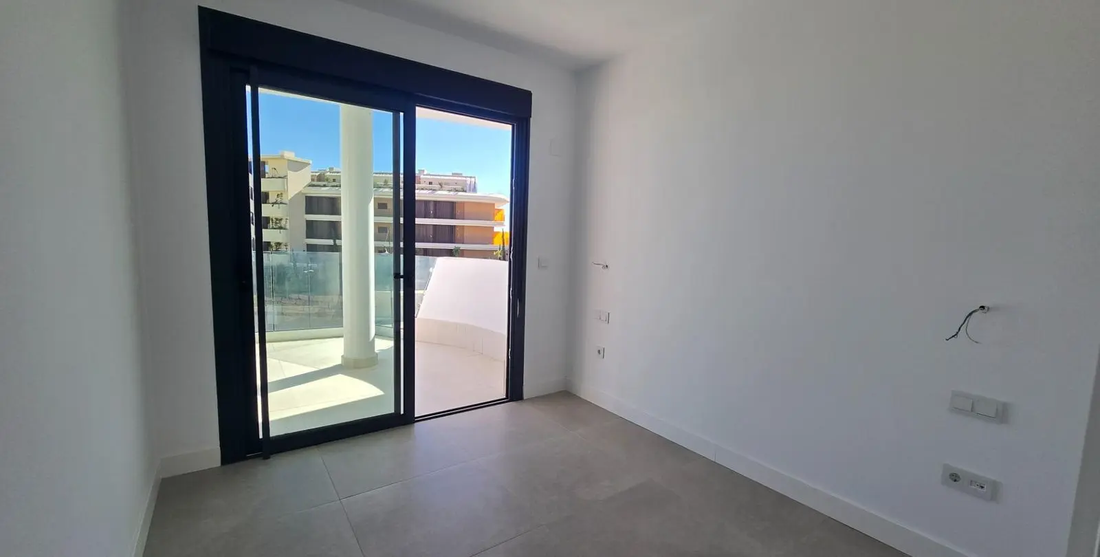 Sale of middle floor apartment in Fuengirola 17