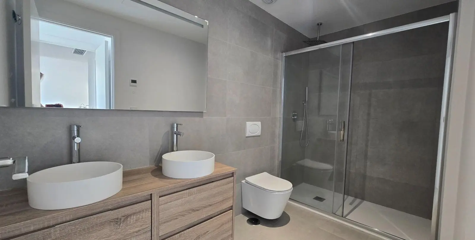 Sale of middle floor apartment in Fuengirola 19