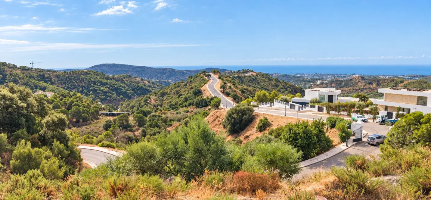 Sale of residential plot in Benahavís 3