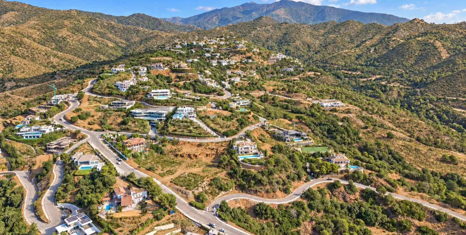 Sale of residential plot in Benahavís 8