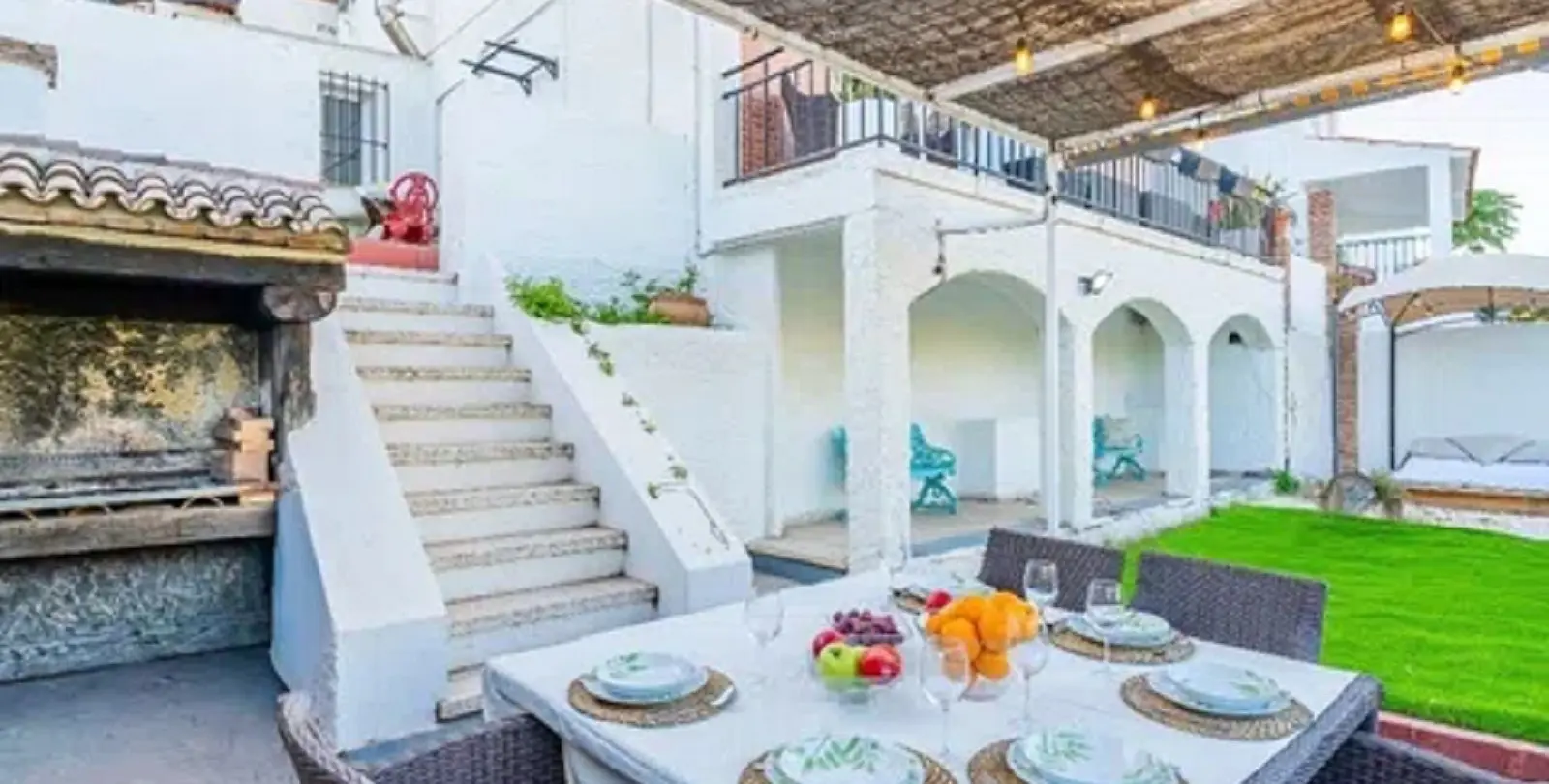 Sale of detached villa in Málaga Este 1