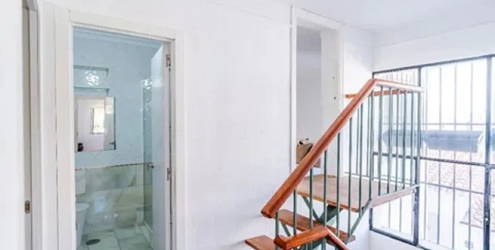 Sale of detached villa in Málaga Este 10