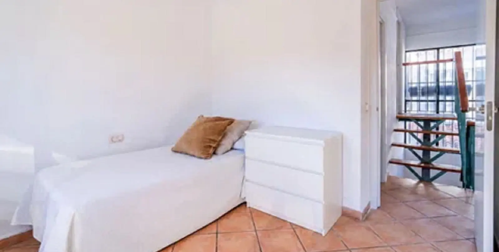 Sale of detached villa in Málaga Este 12